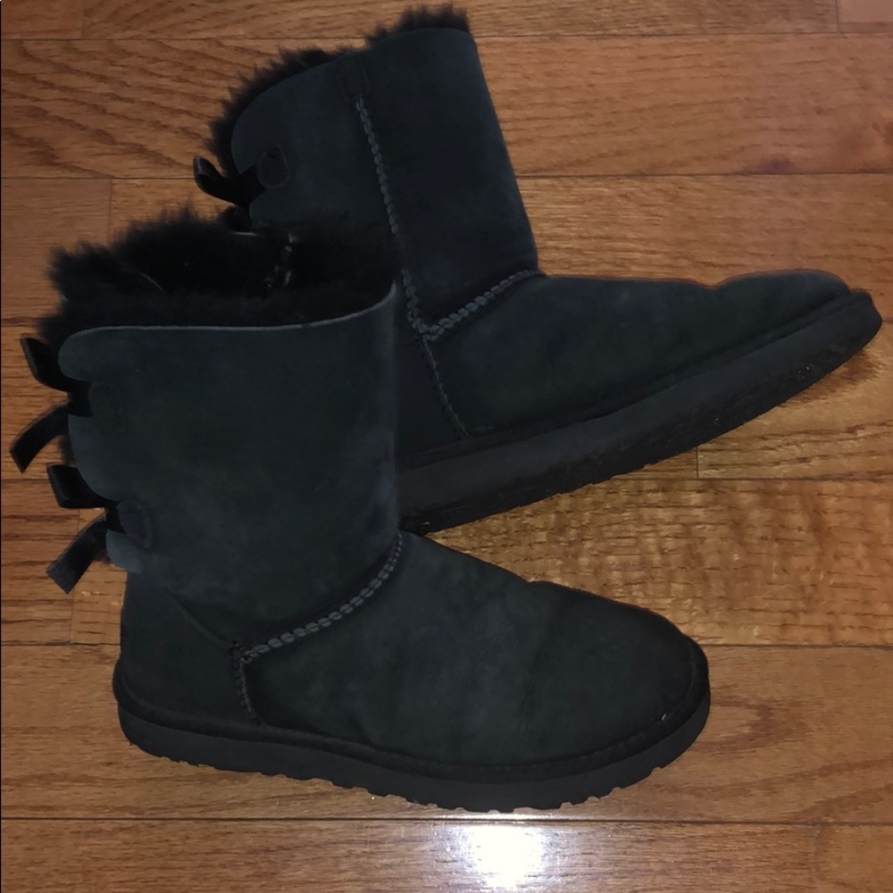 Black bailey bow uggs!